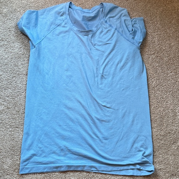 lululemon athletica Blue and Teal Short Sleeve Tees - Picture 3 of 6